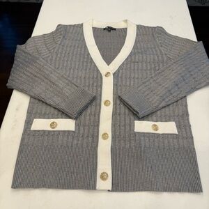 Adrianna Papell Cable Knit Cardigan Gray white trim gold buttons Sz M NWOT